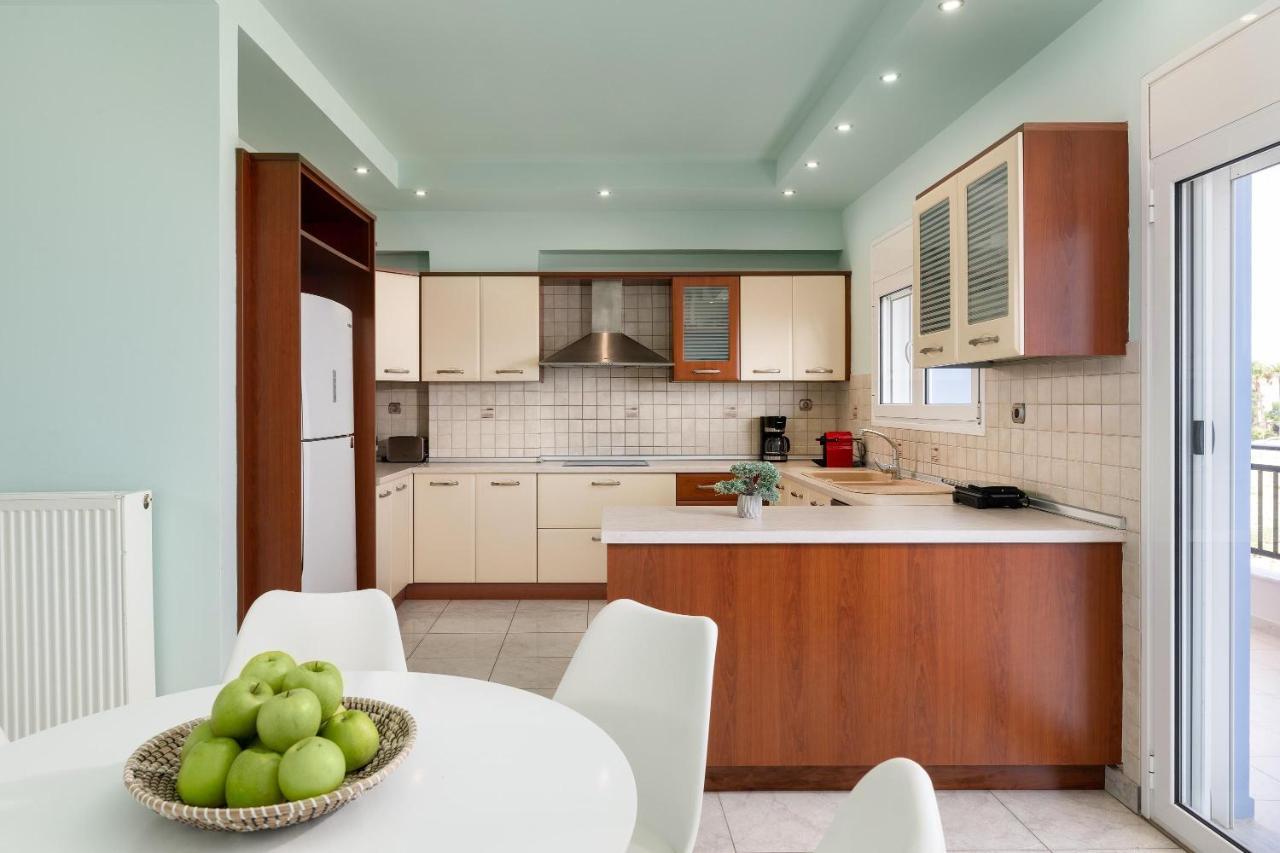 White&Blue Luxury Suites 이알리소스 외부 사진