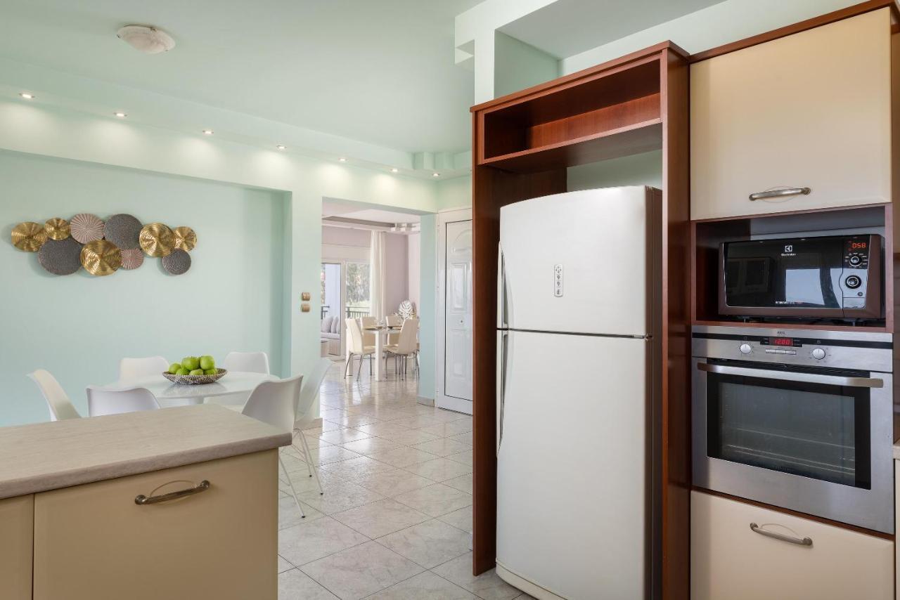 White&Blue Luxury Suites 이알리소스 외부 사진
